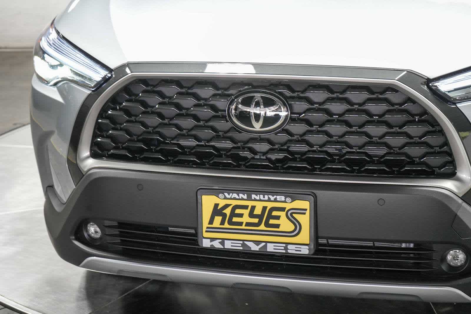 2025 Toyota Corolla Cross XLE