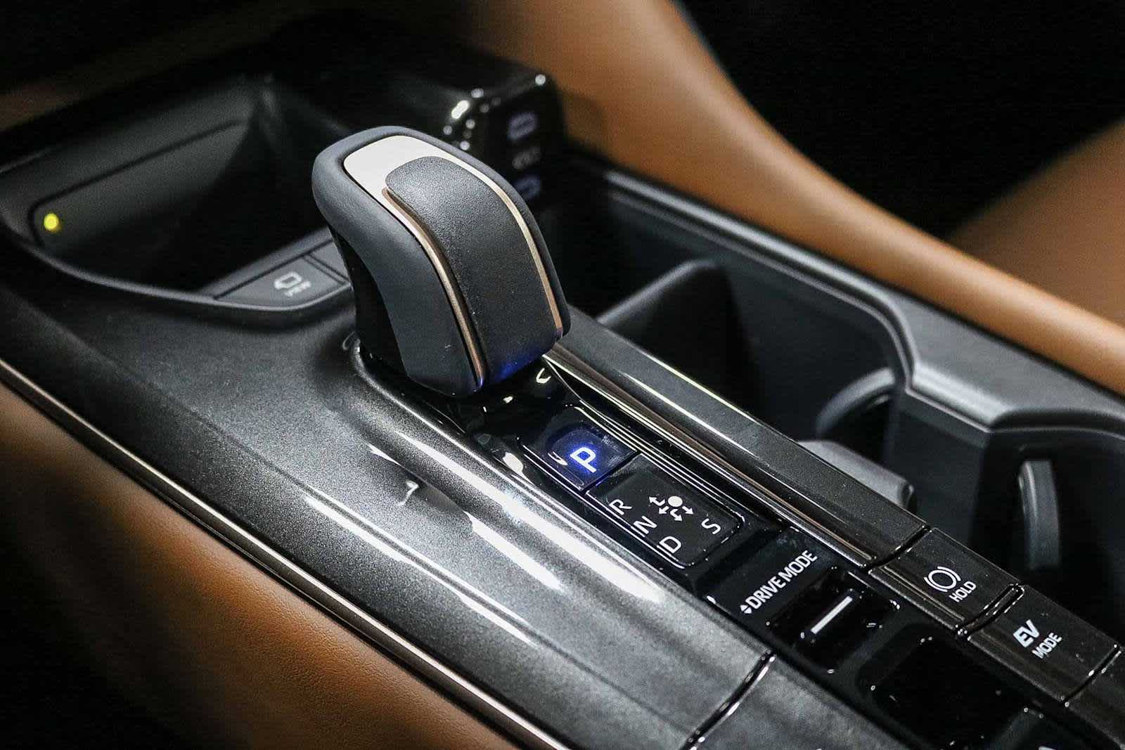 2025 Toyota Crown Signia Limited