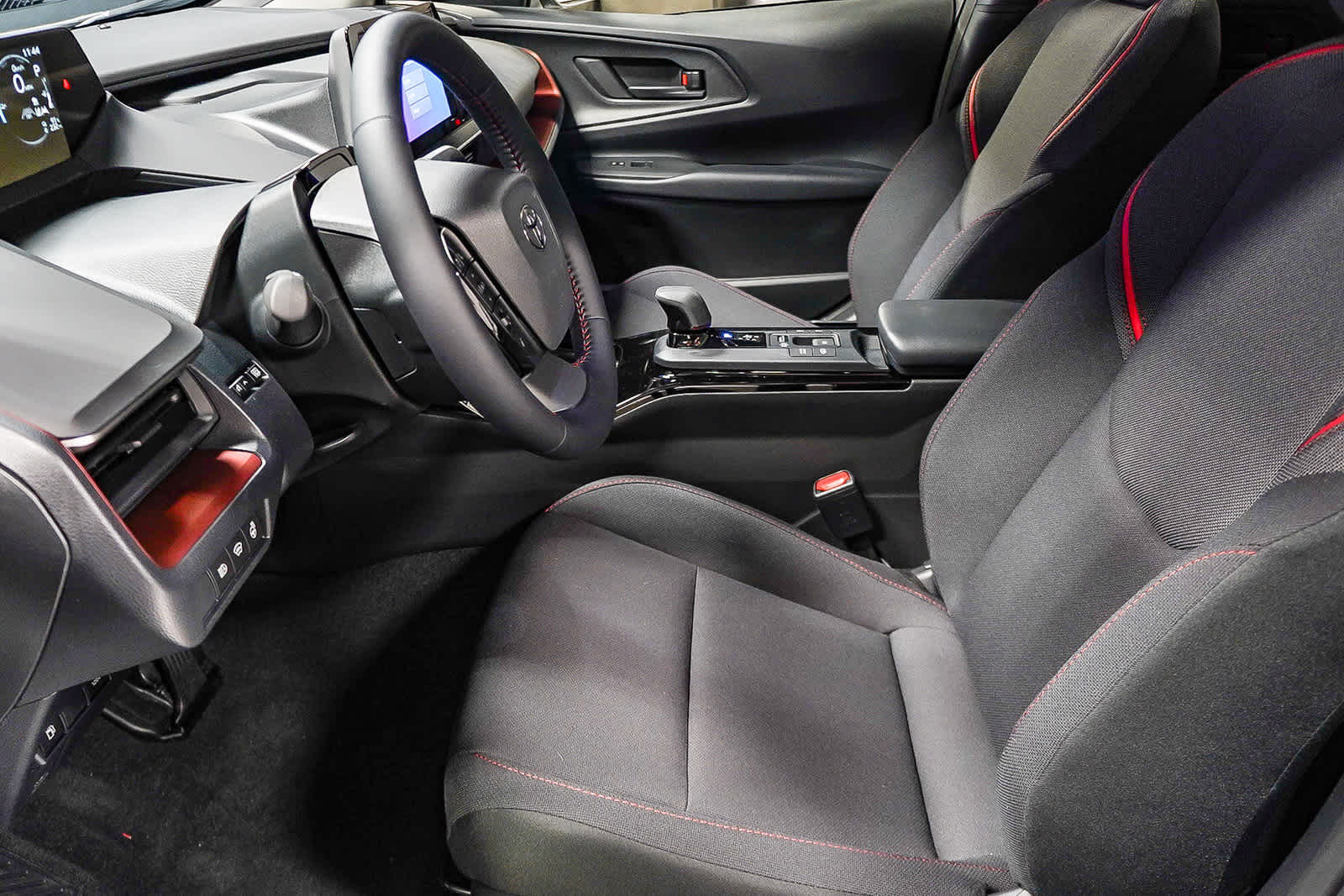 2026 Toyota Prius Plug-In Hybrid SE