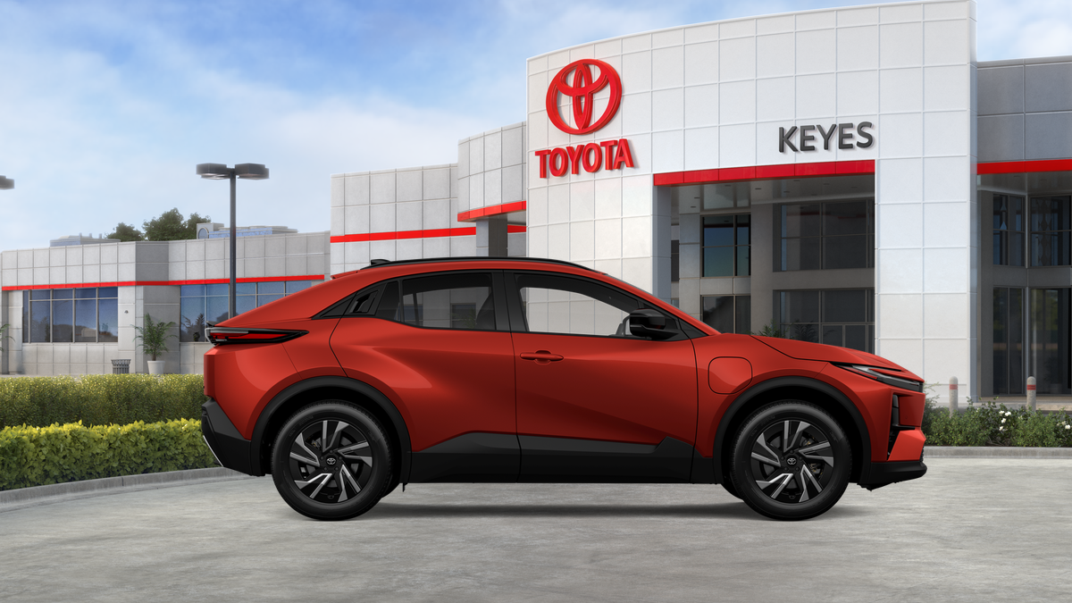 2027 Toyota C-HR SE