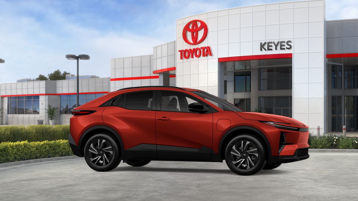 2027 Toyota C-HR SE