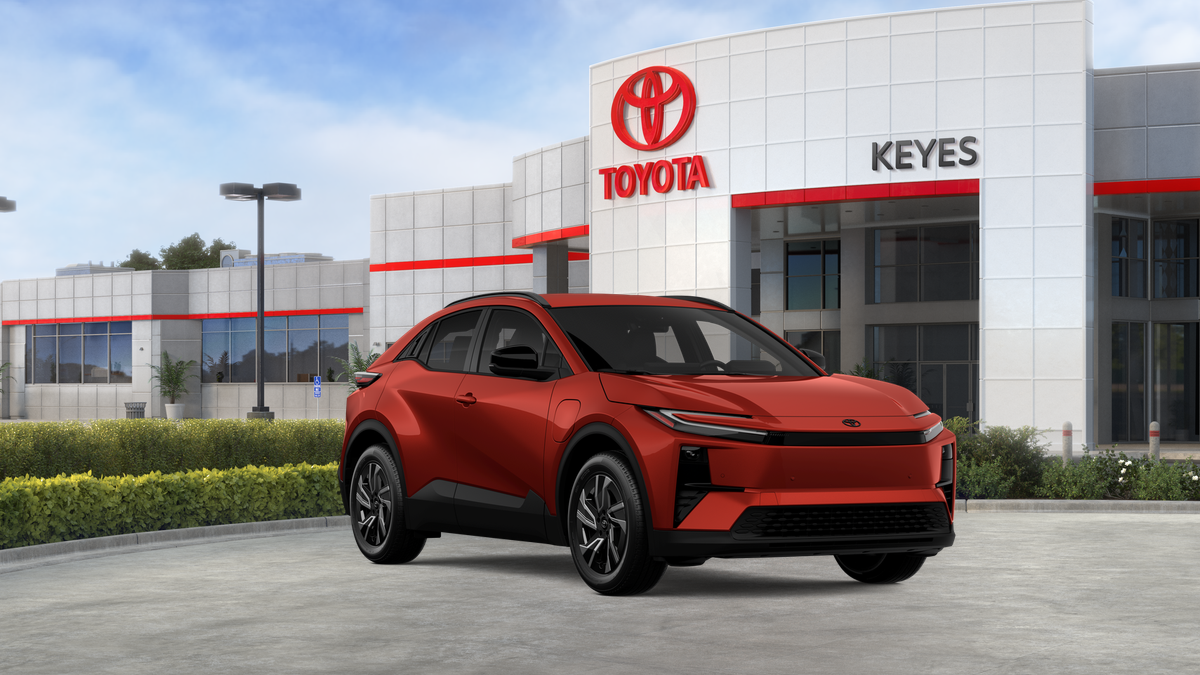 2027 Toyota C-HR SE