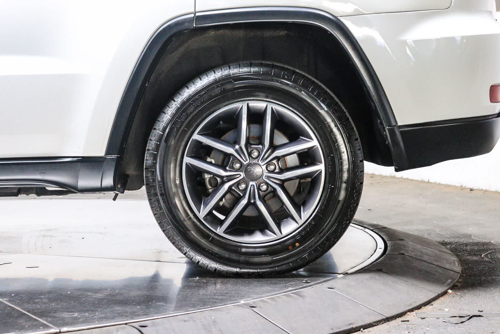 2019 Jeep Grand Cherokee Laredo E