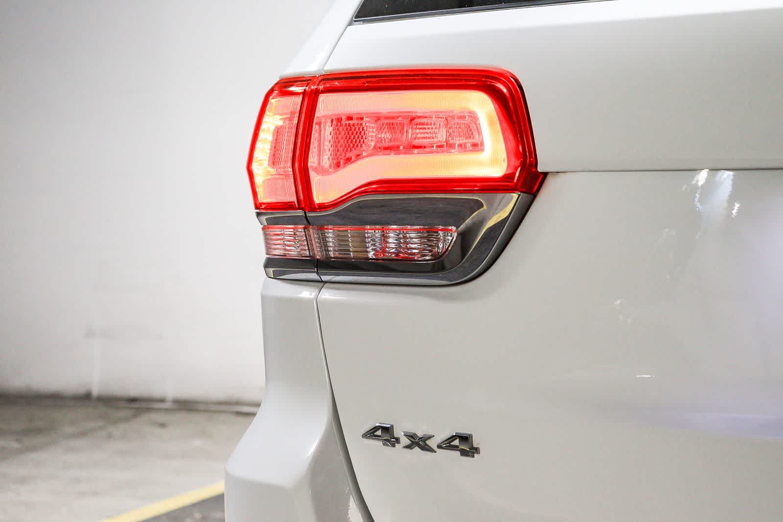 2019 Jeep Grand Cherokee Laredo E
