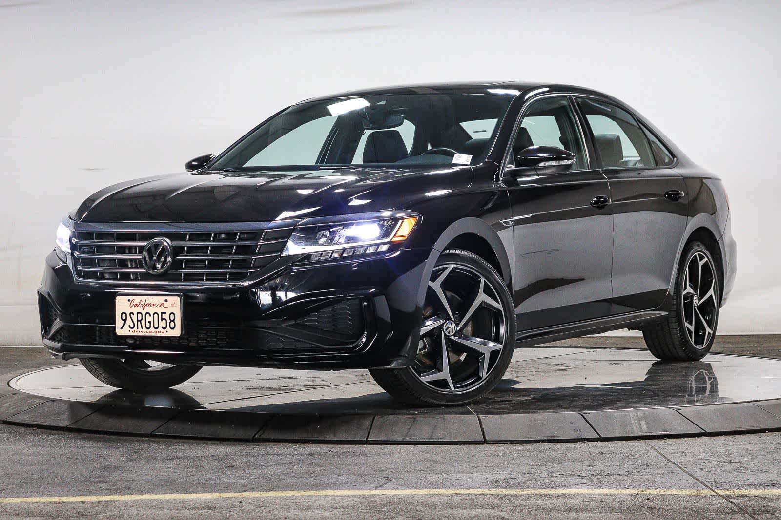 2022 Volkswagen Passat 2.0T R-Line