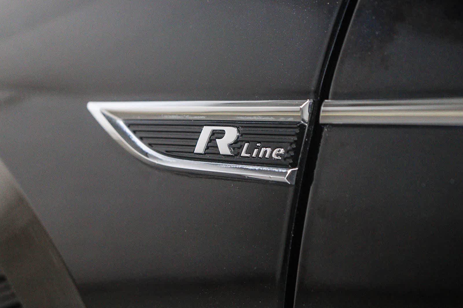 2022 Volkswagen Passat 2.0T R-Line