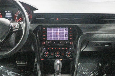 2022 Volkswagen Passat 2.0T R-Line