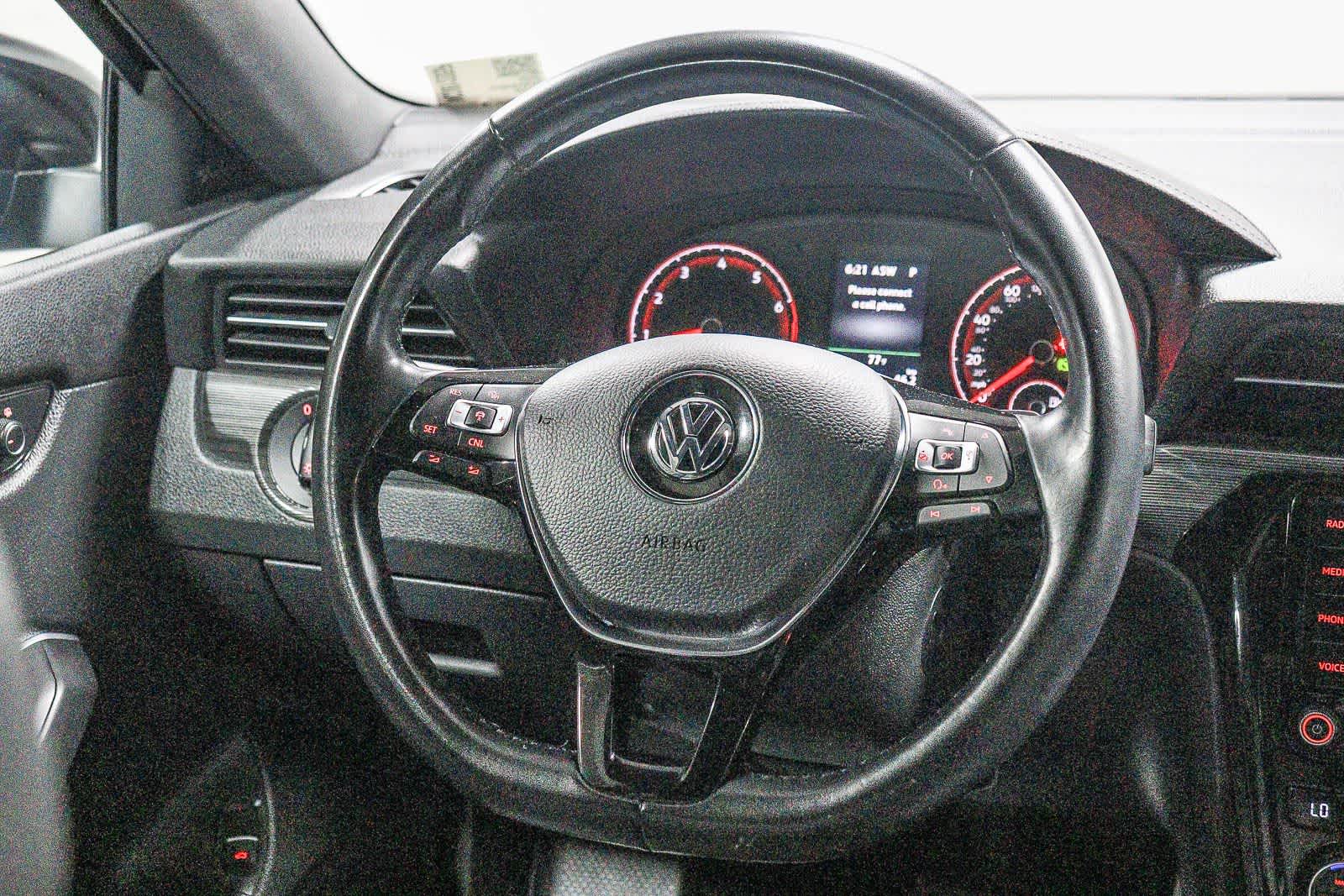 2022 Volkswagen Passat 2.0T R-Line