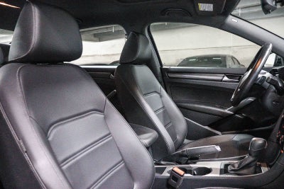 2022 Volkswagen Passat 2.0T R-Line