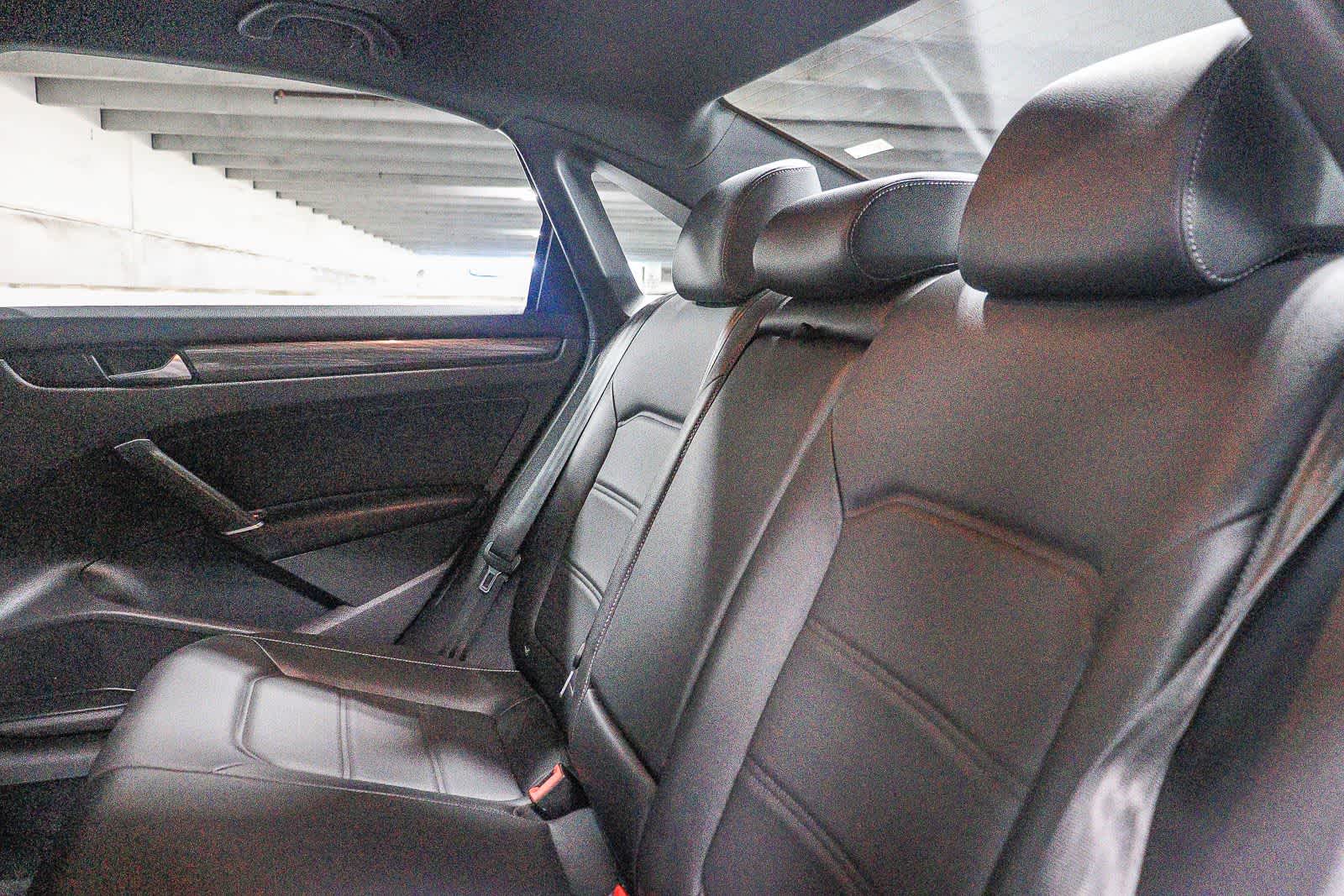 2022 Volkswagen Passat 2.0T R-Line