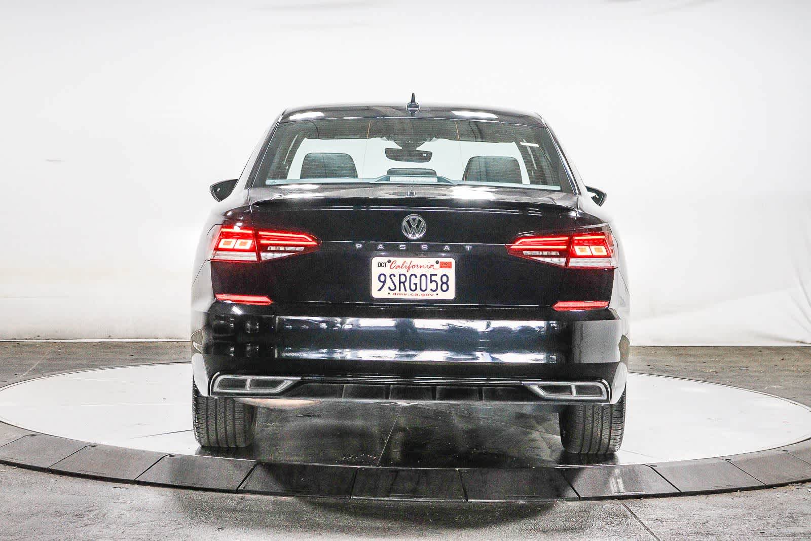 2022 Volkswagen Passat 2.0T R-Line
