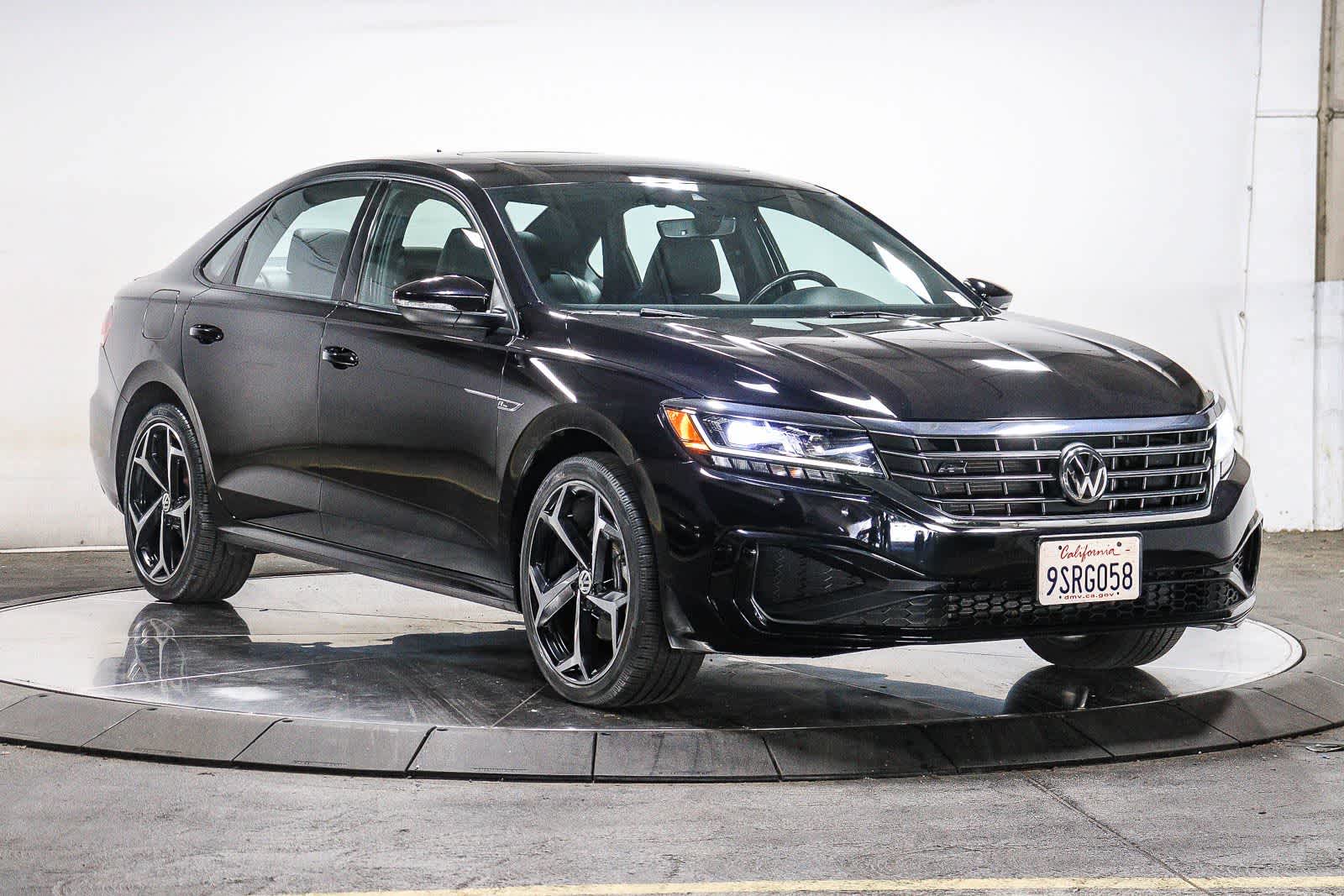 2022 Volkswagen Passat 2.0T R-Line