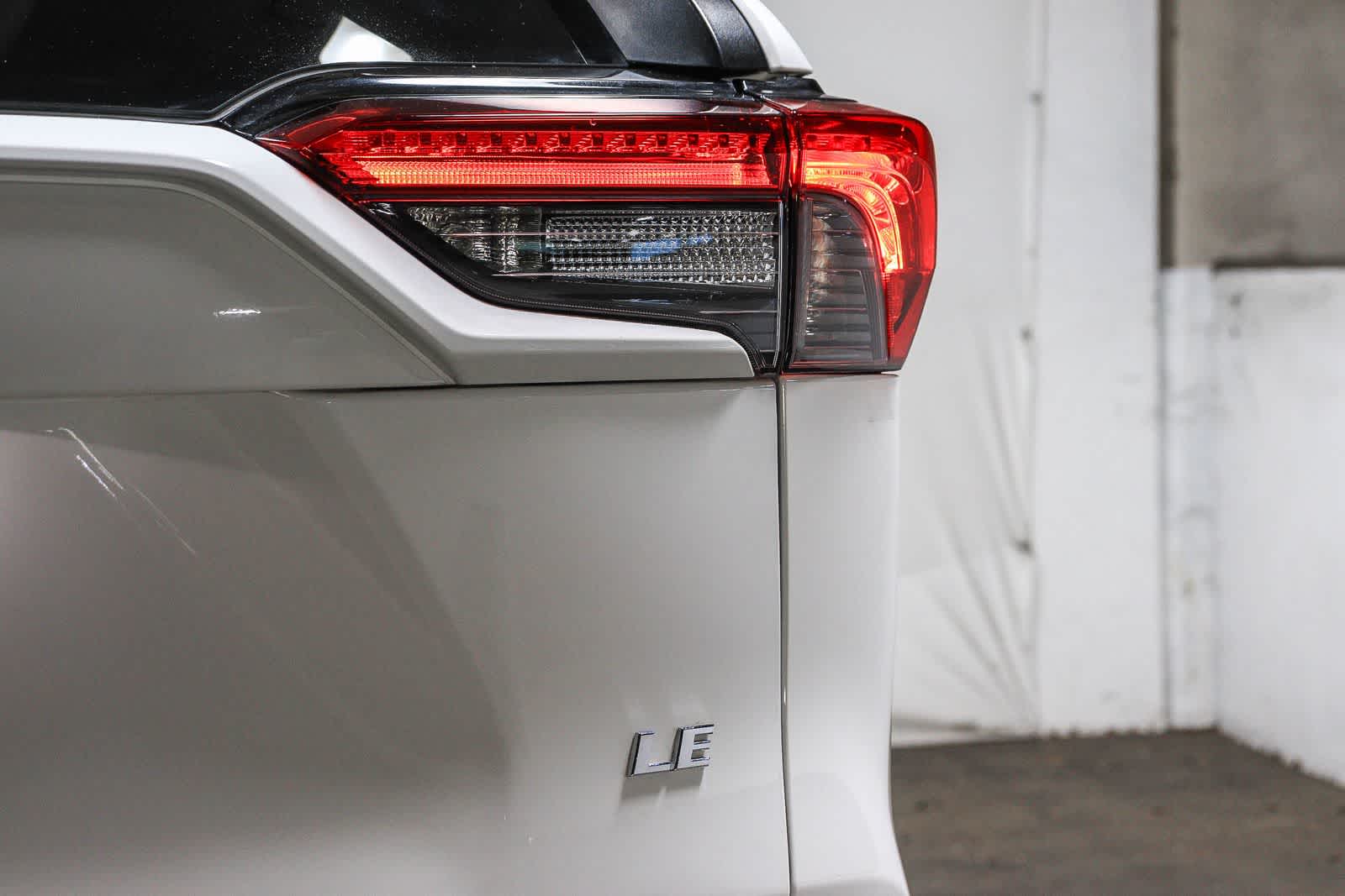 2020 Toyota RAV4 LE