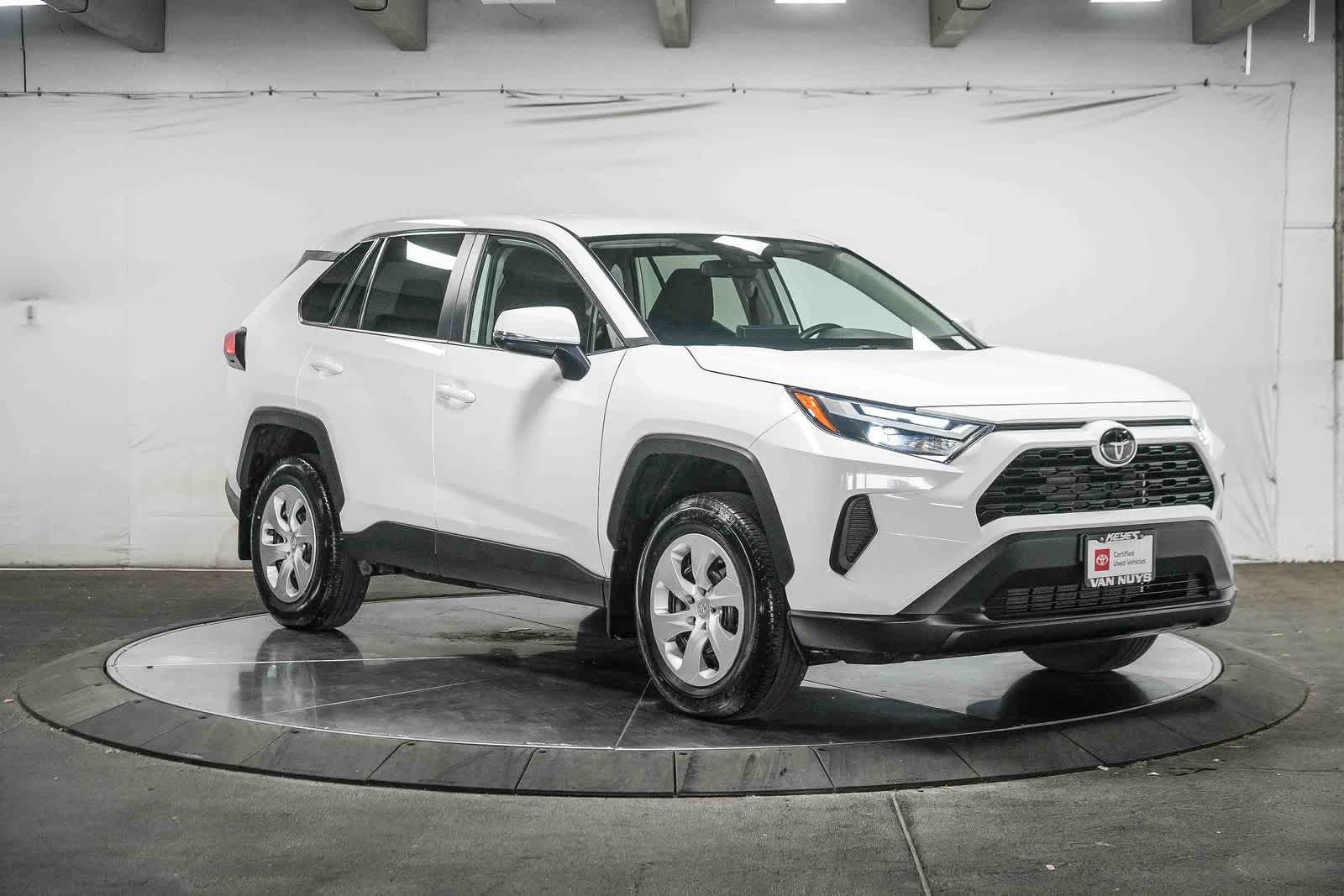 2025 Toyota RAV4 LE
