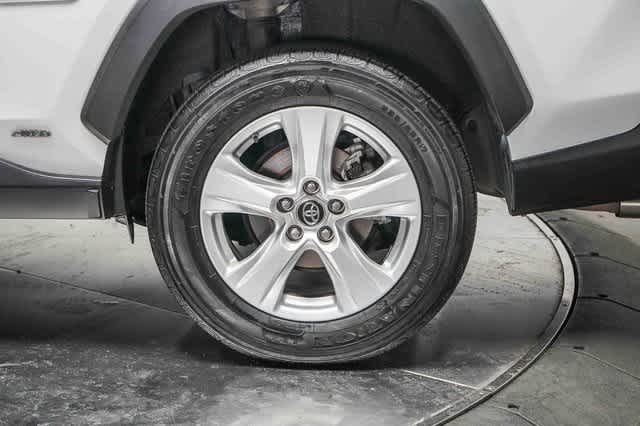 2020 Toyota RAV4 Hybrid LE