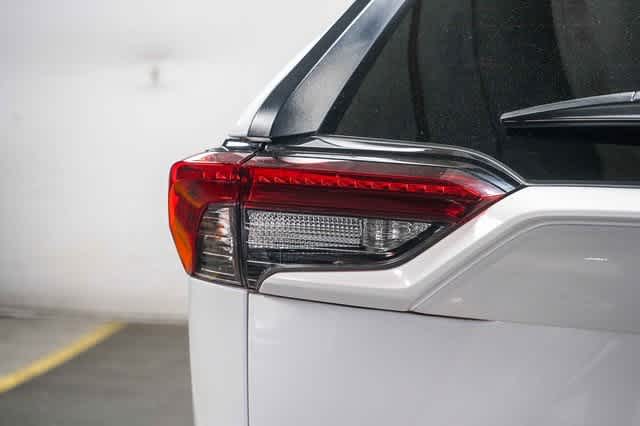 2020 Toyota RAV4 Hybrid LE