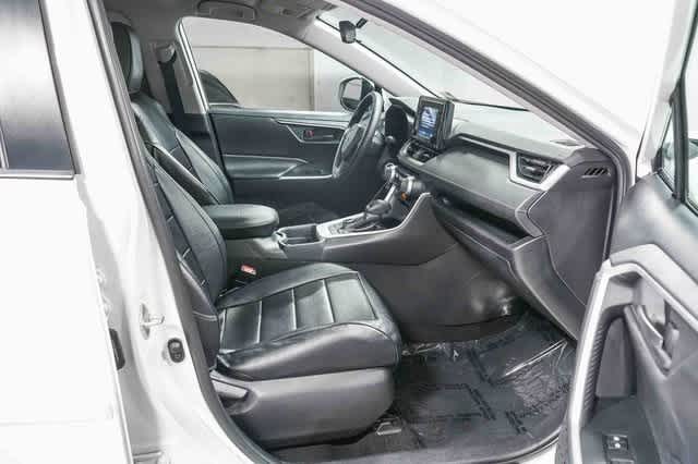 2020 Toyota RAV4 Hybrid LE