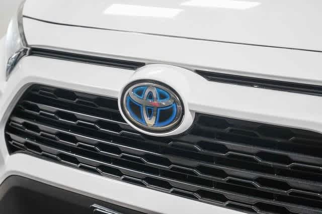 2020 Toyota RAV4 Hybrid LE