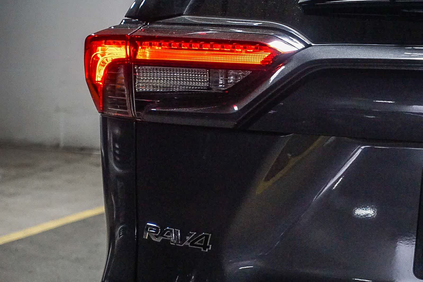 2023 Toyota RAV4 Hybrid SE