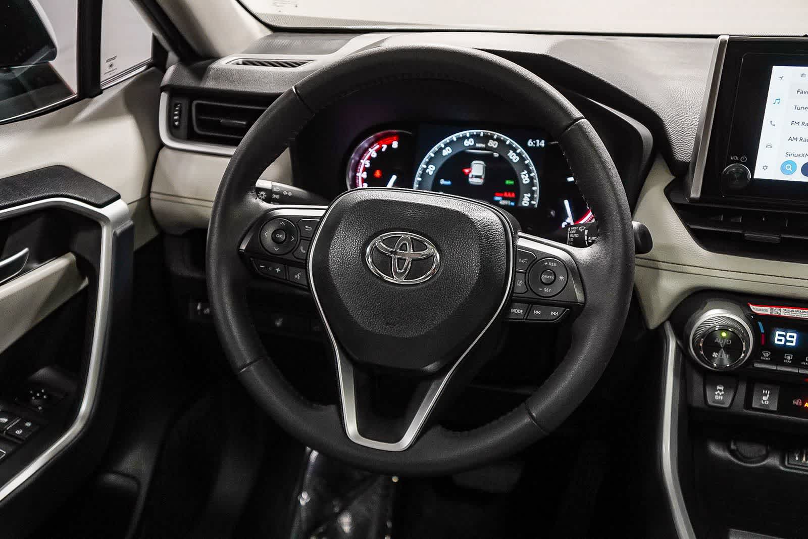 2025 Toyota RAV4 XLE