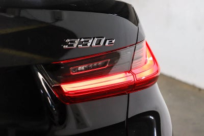 2022 BMW 330e 330e