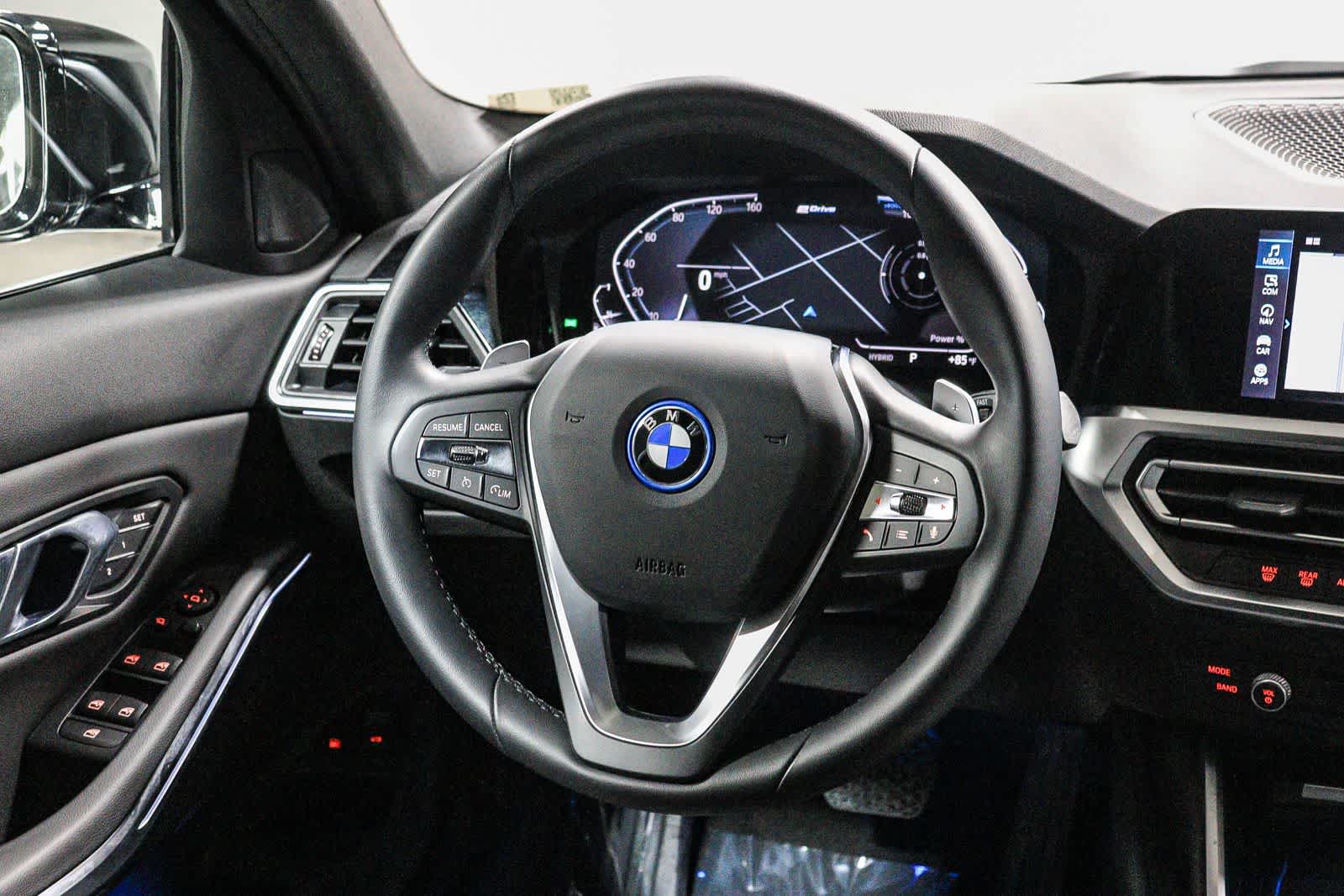 2022 BMW 330e 330e