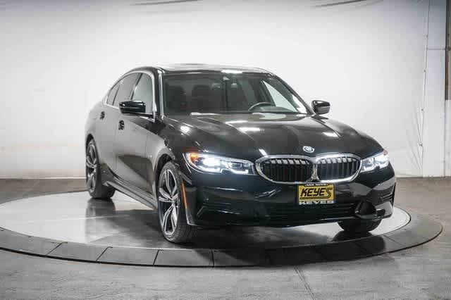 2022 BMW 3 Series 330e