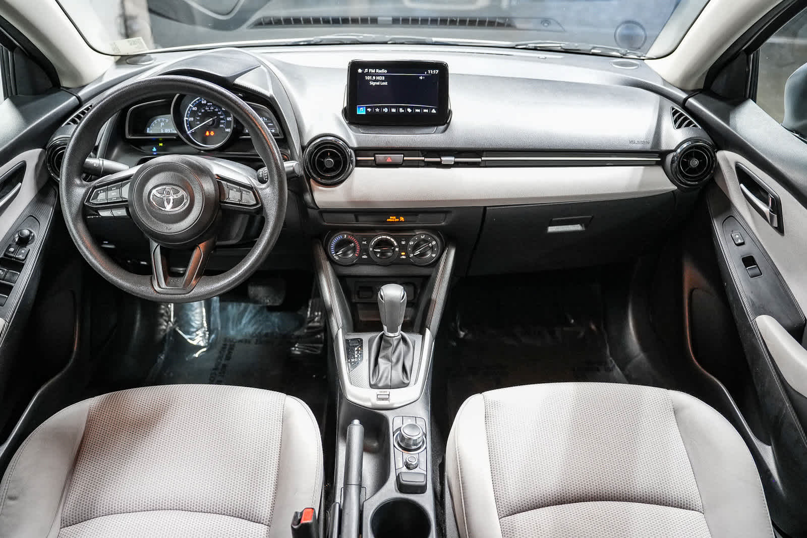 2019 Toyota Yaris L