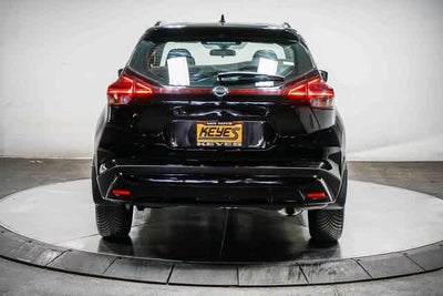 2021 Nissan Kicks SR