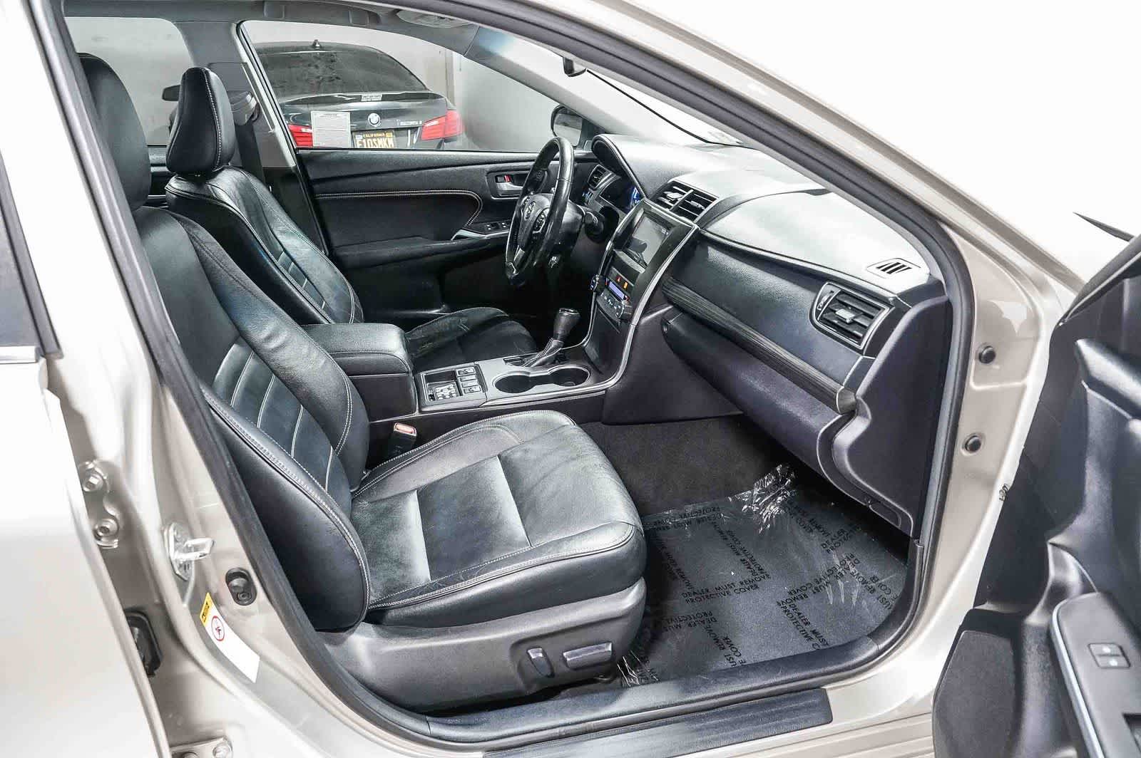 2016 Toyota Camry Hybrid XLE