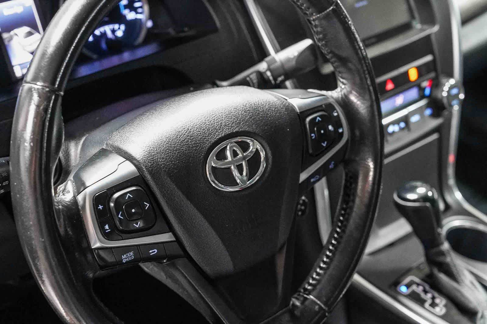 2016 Toyota Camry Hybrid XLE