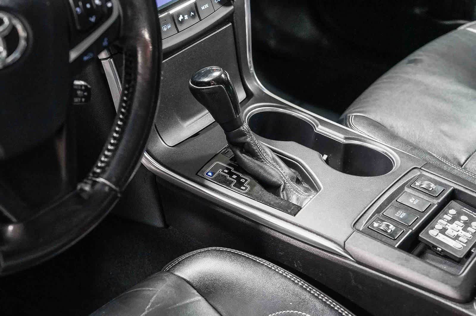2016 Toyota Camry Hybrid XLE