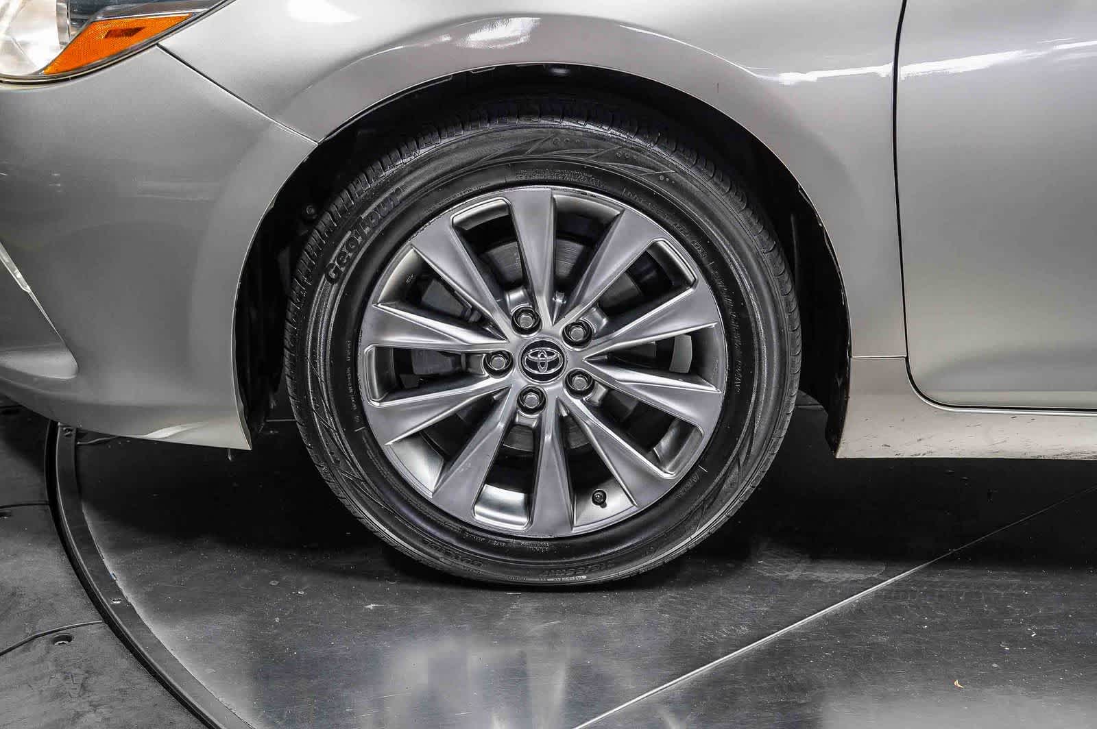 2016 Toyota Camry Hybrid XLE