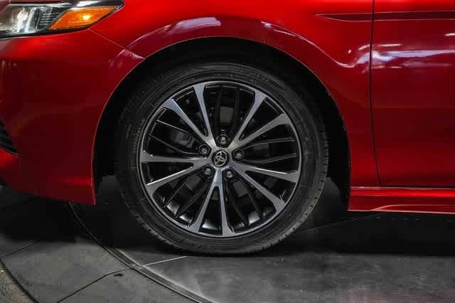 2020 Toyota Camry Hybrid SE