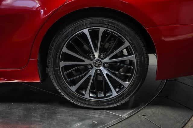 2020 Toyota Camry Hybrid SE