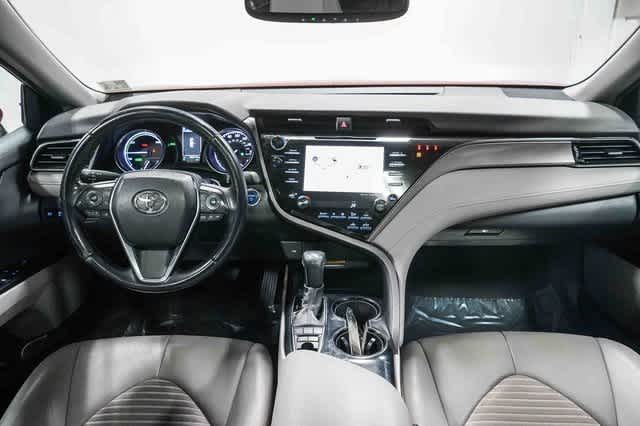 2020 Toyota Camry Hybrid SE
