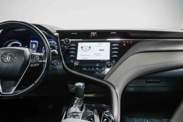 2020 Toyota Camry Hybrid SE