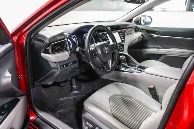 2020 Toyota Camry Hybrid SE