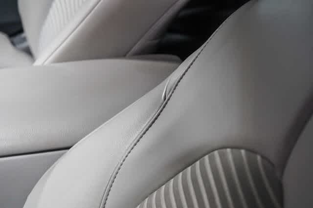 2020 Toyota Camry Hybrid SE