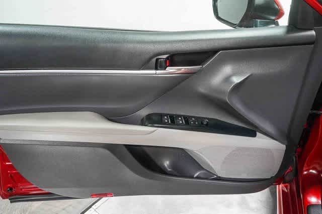 2020 Toyota Camry Hybrid SE