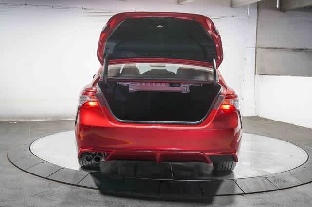 2020 Toyota Camry Hybrid SE