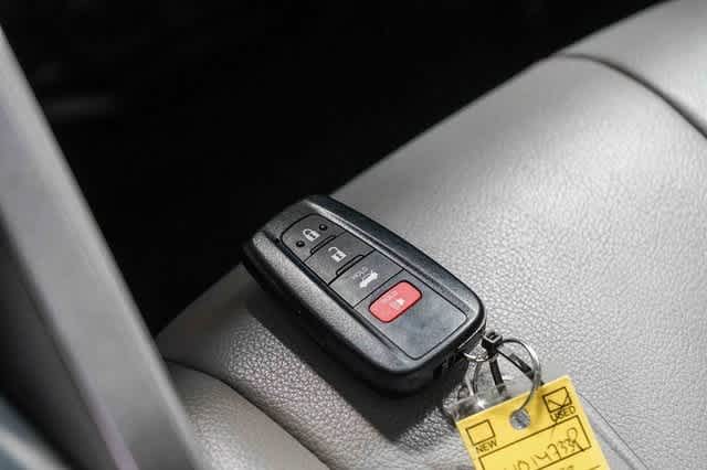 2020 Toyota Camry Hybrid SE