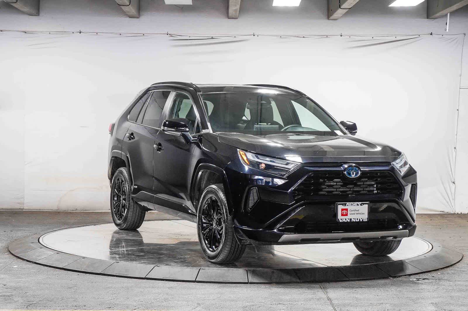 2022 Toyota RAV4 Hybrid SE