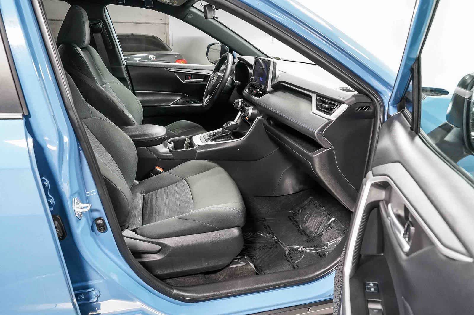 2023 Toyota RAV4 Hybrid SE