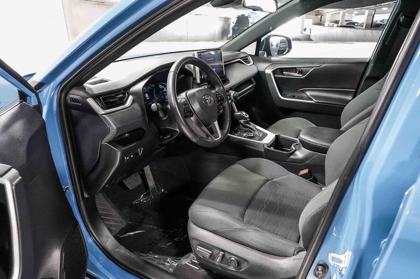 2023 Toyota RAV4 Hybrid SE