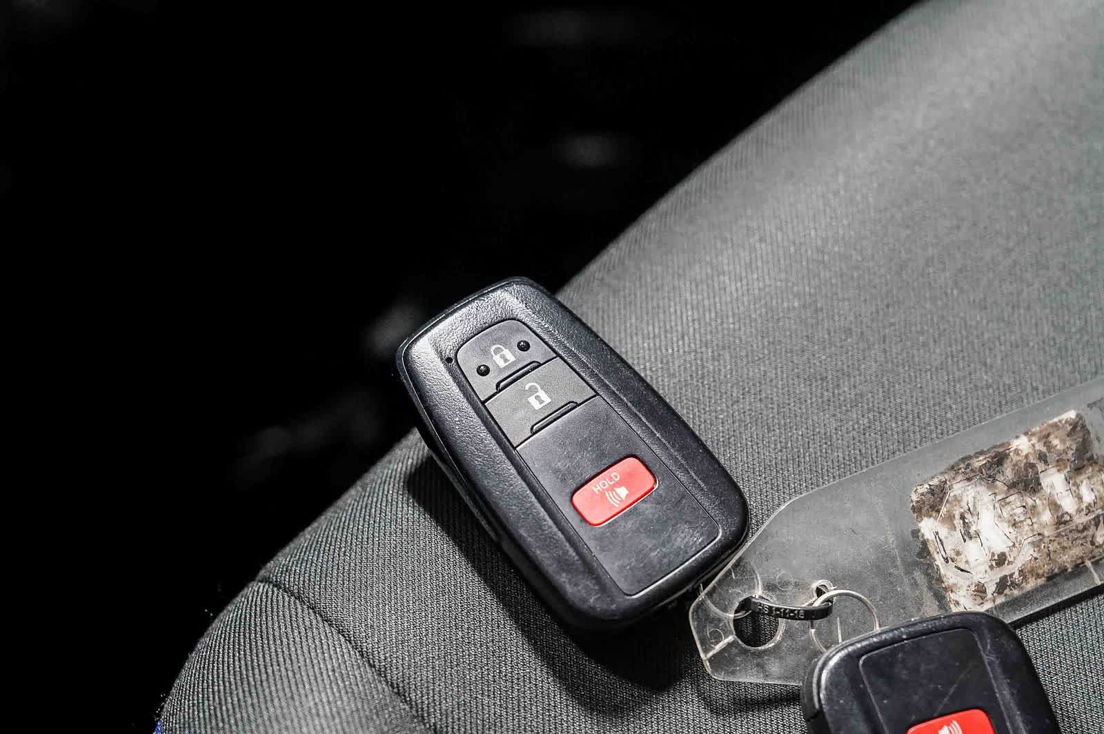 2023 Toyota RAV4 Hybrid SE