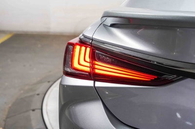 2025 Lexus ES 300h ES 300h
