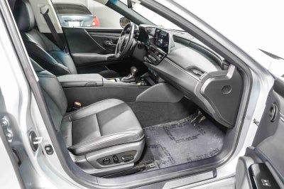 2025 Lexus ES 300h ES 300h