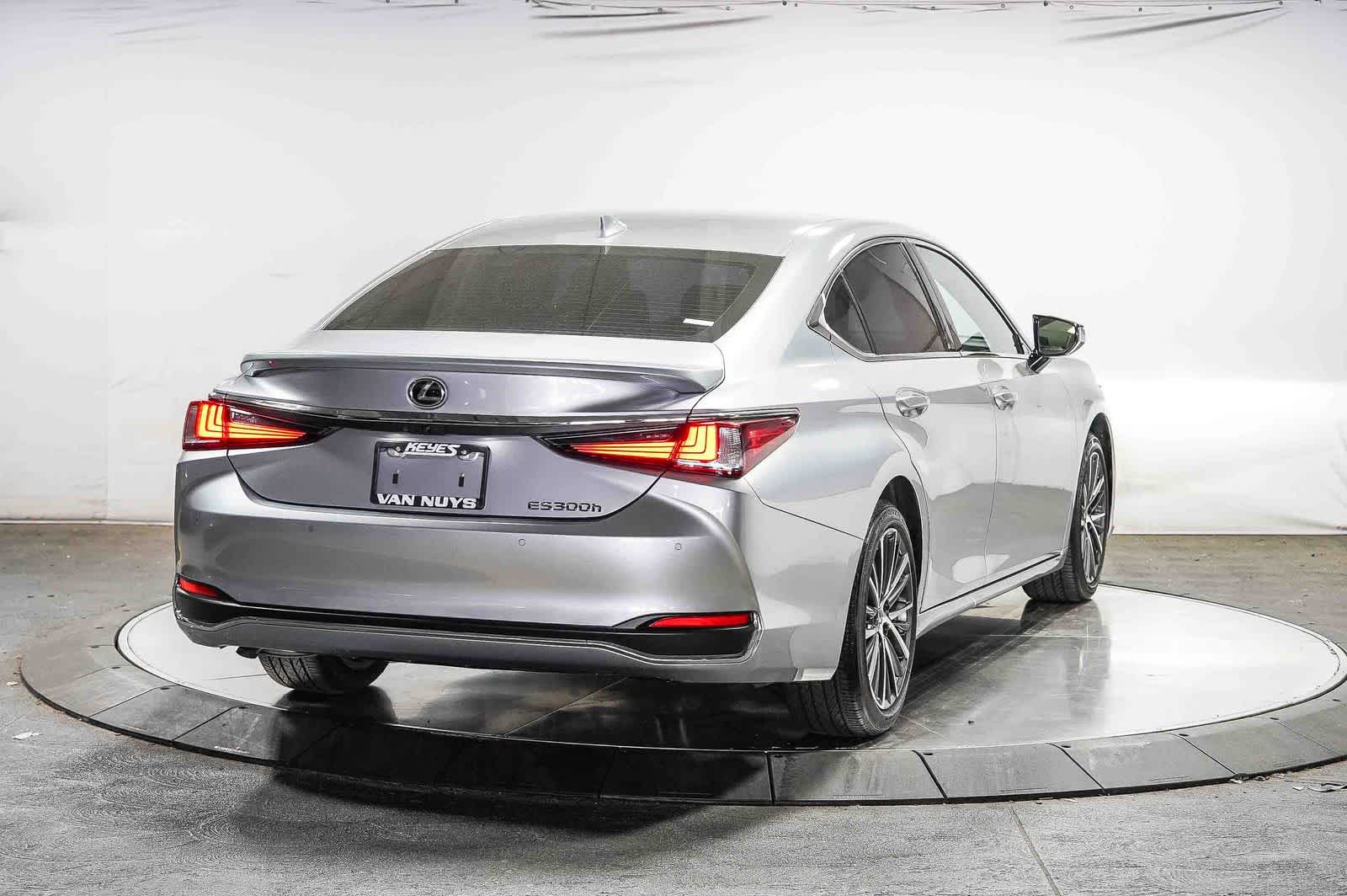 2025 Lexus ES 300h ES 300h