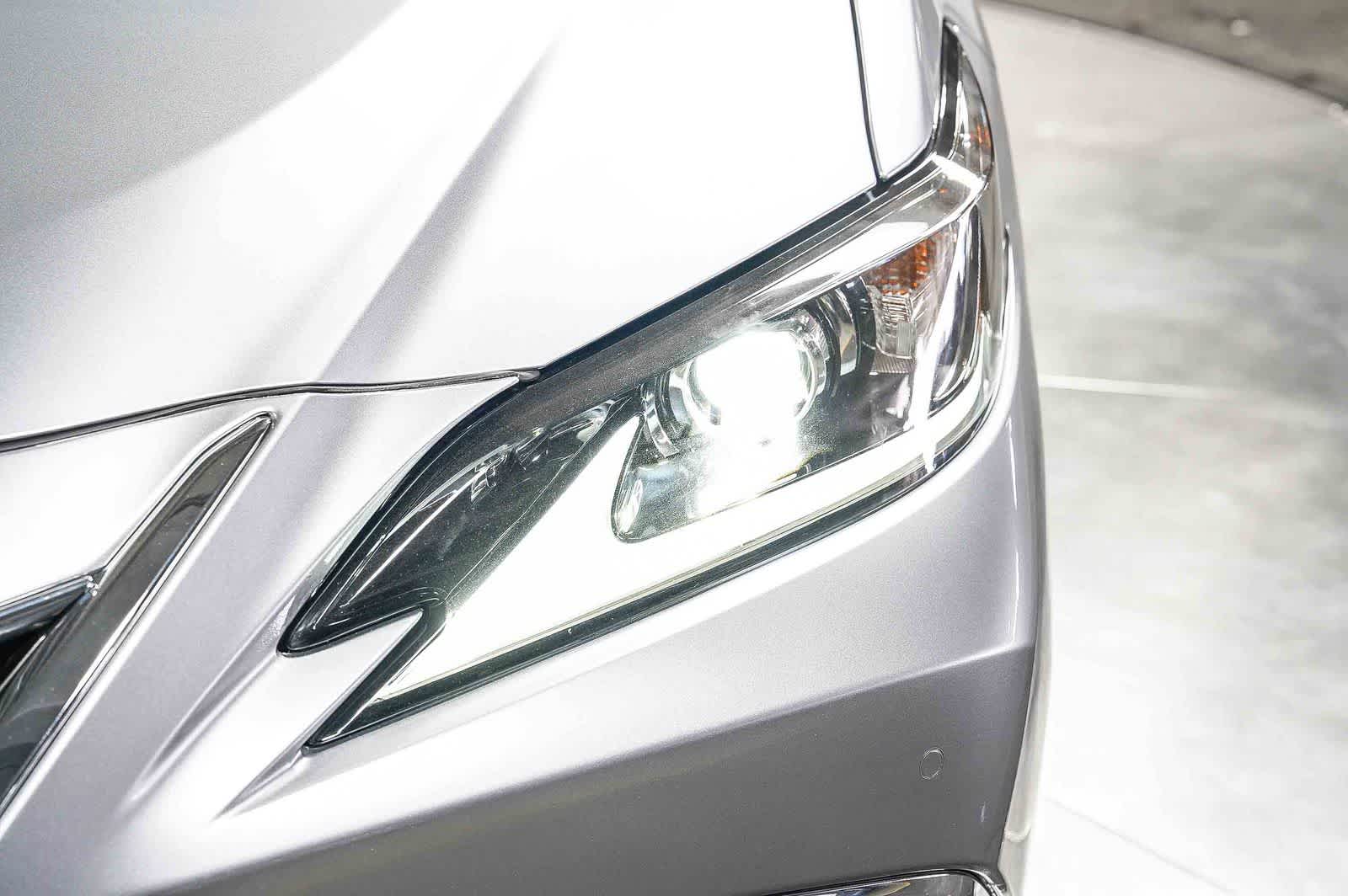 2025 Lexus ES 300h ES 300h